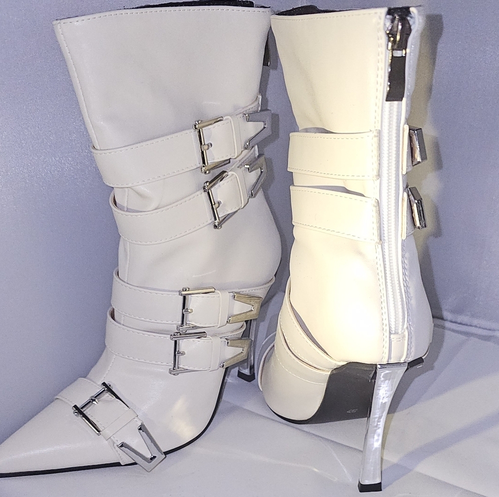 White Heeled Boots with Buckles